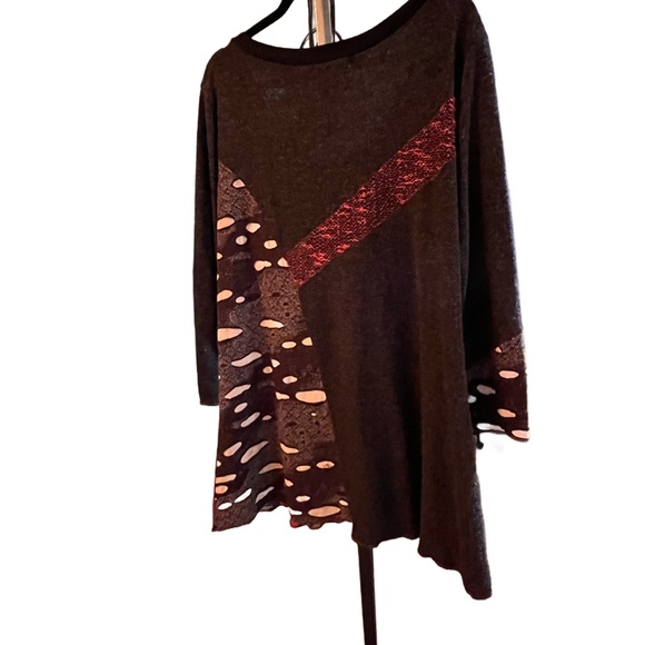Large Funky tunic-great textures and colors. Super comfy - Picture 2 of 10